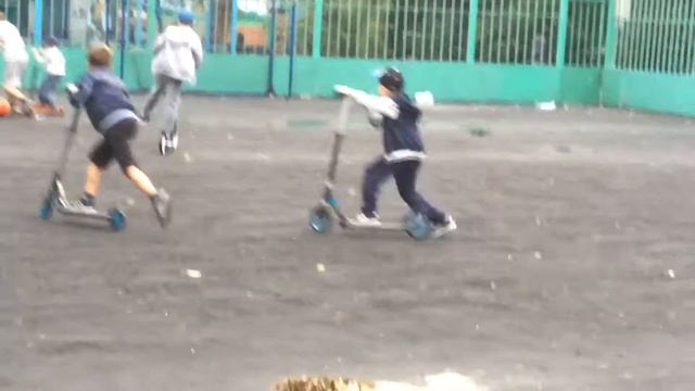 Футбол на самокатах (Scooterball) смотреть онлайн