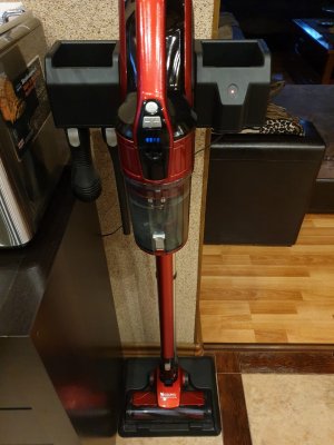 Как правильно почистить беспроводный пылесос.