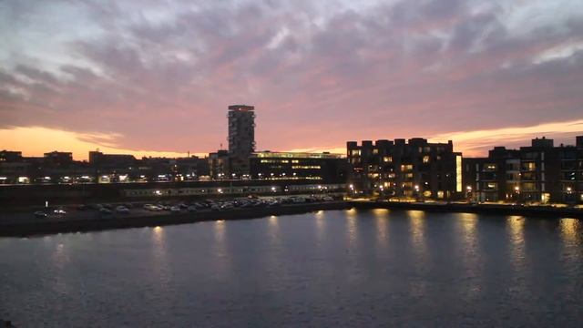 Невероятный закат в Копенгагене во время карантина смотреть онлайн