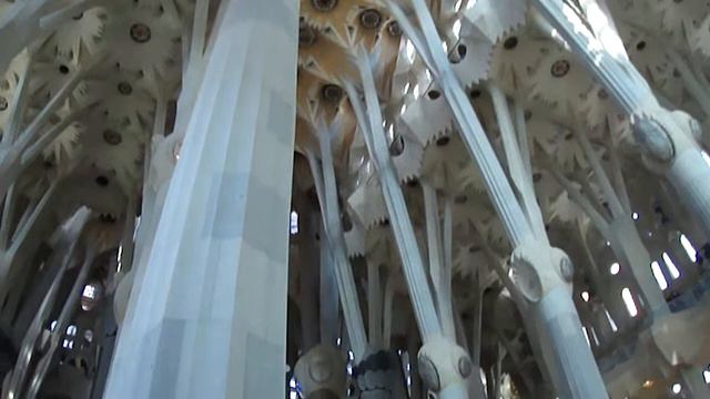 Gaudi's Sagrada Familia Interior, Barcelona смотреть онлайн