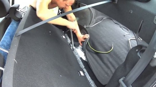 Установка сабвуфера в Гранту фл))