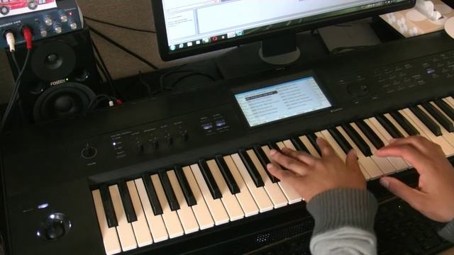 R&B Tutorial using augmented chords смотреть онлайн