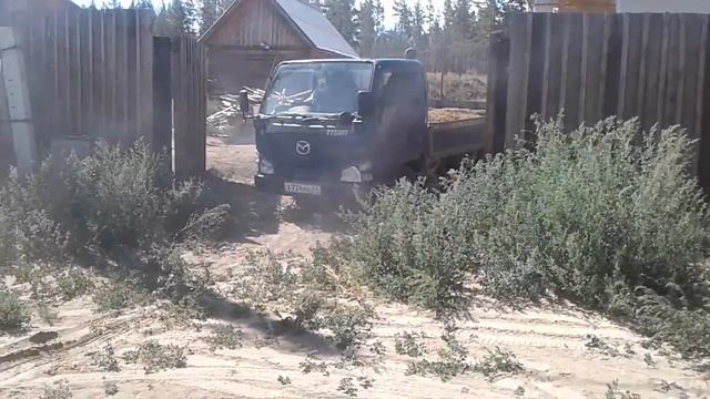 Машина с гравием в п. Таежный смотреть онлайн