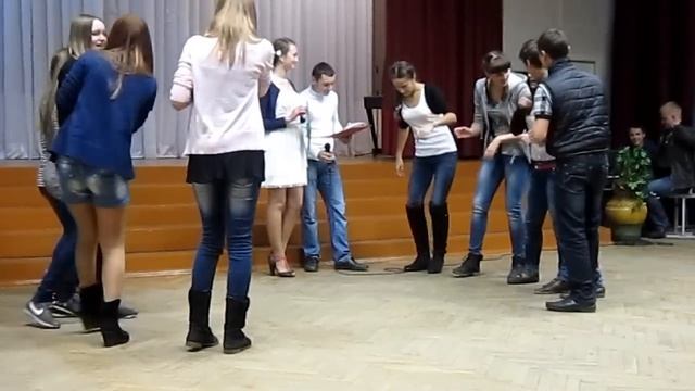 Конкурс на дискотеке в школе №1 г.Пинск смотреть онлайн