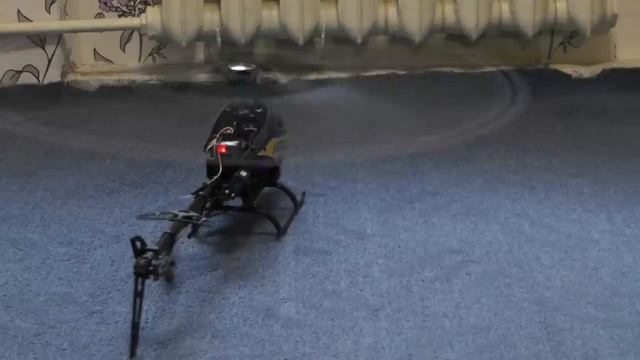 Walkera V450D03 запуск большого RC вертолета в комнате. смотреть онлайн