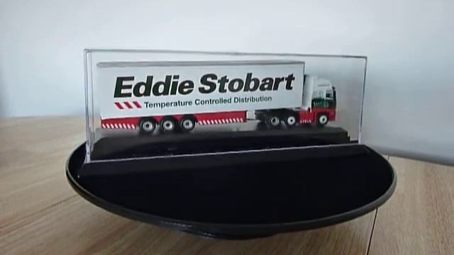 Display Case for Atlas Eddie Stobart Volvo Fridge Trailer (Emma Jade) 1/76th Scale смотреть онлайн