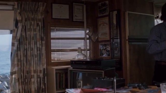 Lethal Weapon 2 - Mel Gibson and Patsy Kensit смотреть онлайн