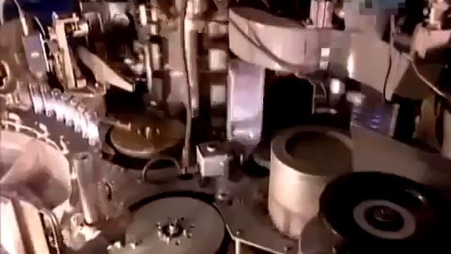 Как делают пластиковые бутылки и банки из ПЭТ смотреть онлайн