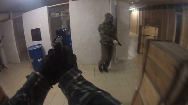 Веселый монтаж перестрелки в Бункере 74, задор и угар! (Airsoft rus) смотреть онлайн