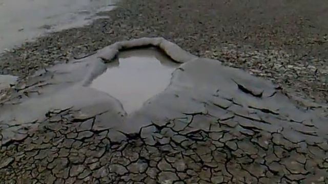 Грязевой вулкан смотреть онлайн