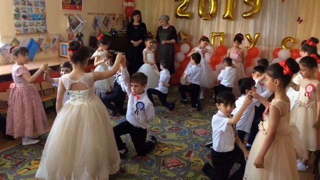 Дошкольный Вальс на выпускной детском саду . Выпускной 2019 смотреть онлайн
