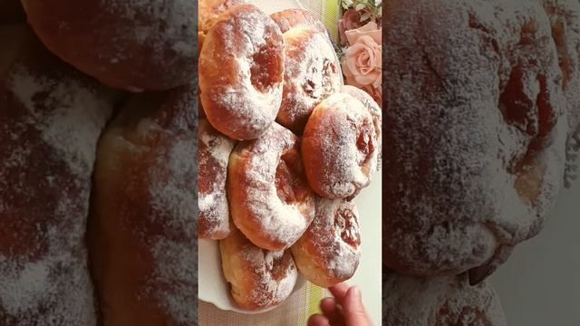 Сладкие булочки. Пышные булочки. Булочки с повидлом. Как приготовить булочки? смотреть онлайн