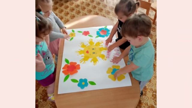 Дорогие наши мамы и бабушки,мы поздравляем вас с таким замечательным праздником! смотреть онлайн