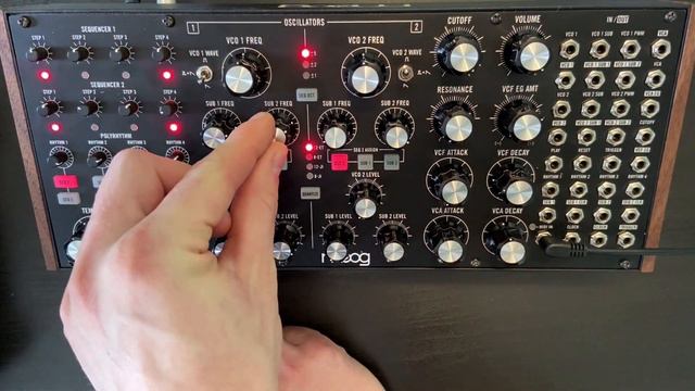 Moog Subharmonicon Tutorial. Part 2. Making a Sequence, Melody, Chords. Suboscillators Tuning смотреть онлайн