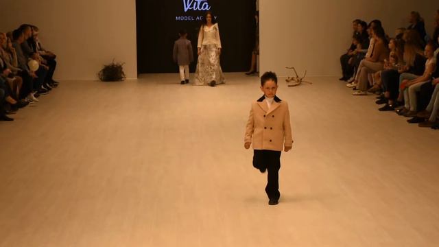 Belarus Fashion Week. Показ от модельного агенства Dolce Vita // Fashion show. Dolce Vita смотреть онлайн