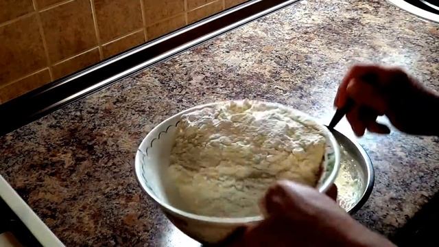 Оладьи на кефире. Как приготовить оладьи. Оладьи с яблоками. Все просто и легко смотреть онлайн