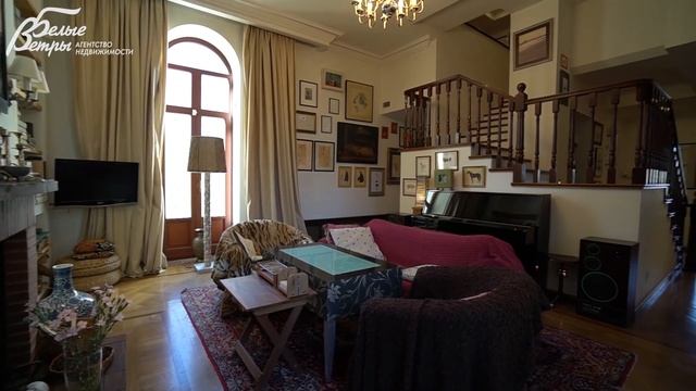 Кирпичный дом с 5 спальнями с отделкой в светлых тонах в сосновом лесу в поселке Лесные Поляны смотреть онлайн