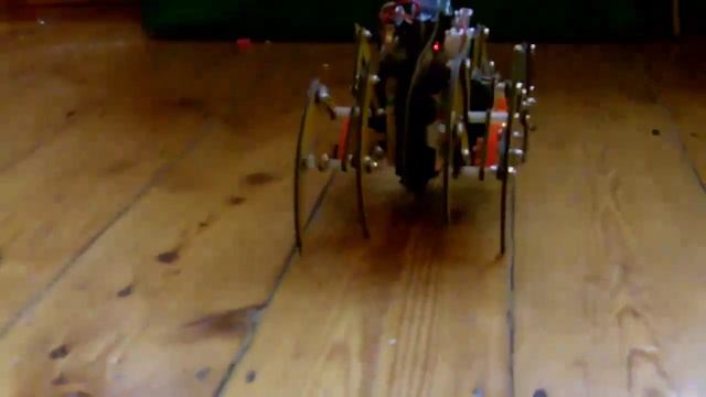 Son of Mr Crabby - CamBam made Klann linkage walking crab robot смотреть онлайн