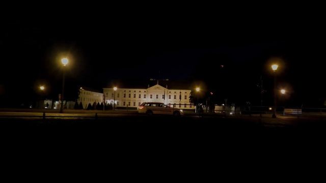 Panasonic HC- X2000 By Night in Berlin смотреть онлайн