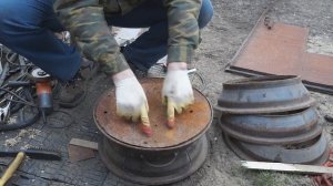 Печь для казана из автомобильных дисков.