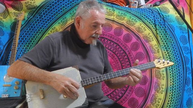 Today we'll learn how to play Roadhouse Blues, On the 3 string cigar box guitar. смотреть онлайн