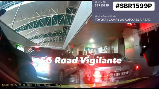 4sep2023 JB checkpoint #SBR1599P toyota camry hit malaysia toyota estima when lane changing смотреть онлайн