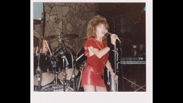 Ruby Star Band Beast of Burden Cardi's Houston 1985 смотреть онлайн