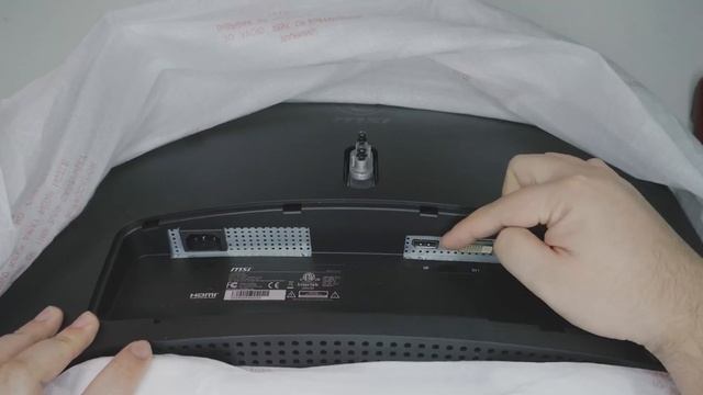 MSI Optix G24C Unboxing and First Impressions смотреть онлайн