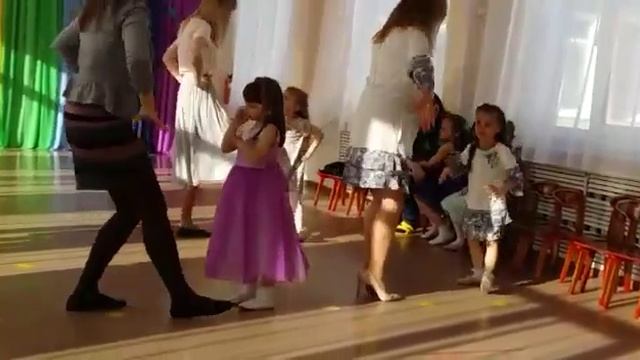 Танец мам и дочек, праздник 8 марта смотреть онлайн