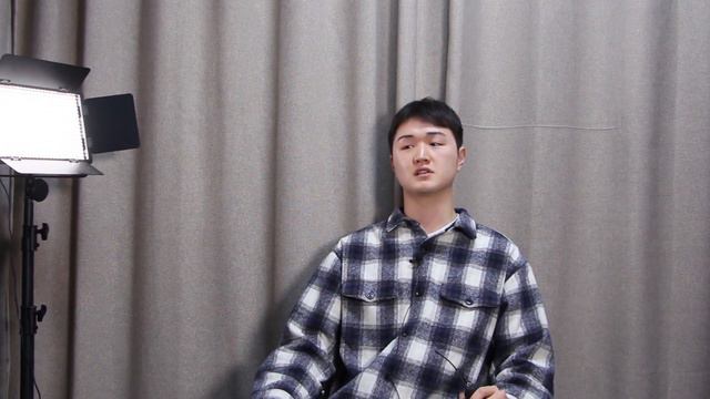 Англи хэлний тэнхимийн гадаад оюутан Хан Гён Мин/ Монголоор сайн ярьж байгаа биз? смотреть онлайн