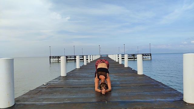 Простая йога для улучшения контуров лица. смотреть онлайн