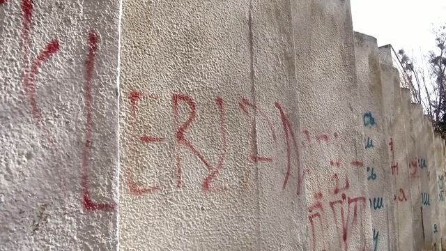 Парень оригинально предлагает дружбу девушке