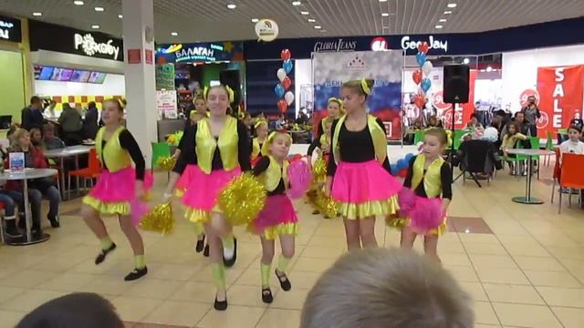 Танцевальный коллектив "FeedbacK" и Юля Соколова танец "не детское время" смотреть онлайн