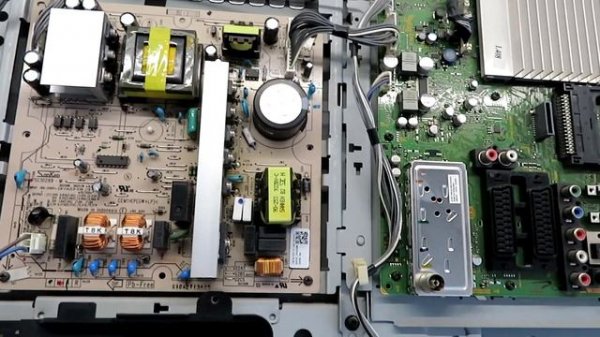 Ремонт телевизора Sony KDL-32W5740 вертикальные полосы на матрице