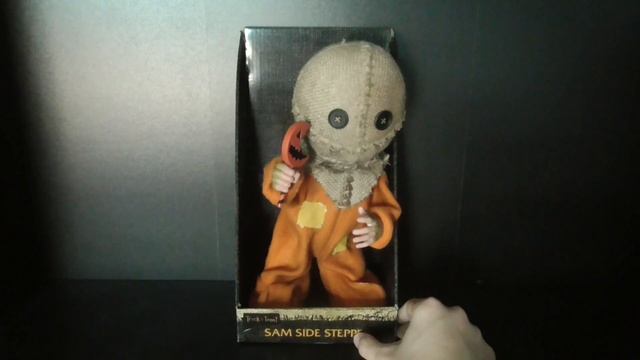 Spirit Halloween YJ Sam Side Stepper Animatronic Prop "Trick 'r Treat" смотреть онлайн