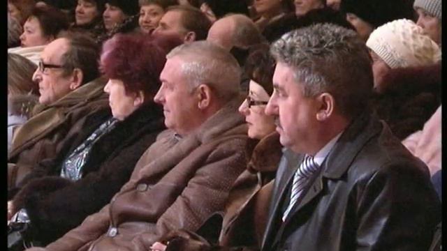 Хорошо поет. смотреть онлайн