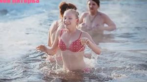 КУПАНИЕ ДЕВУШЕК В ПРОРУБИ НА КРЕЩЕНИЕ МОЯ ПЯТЁРКА