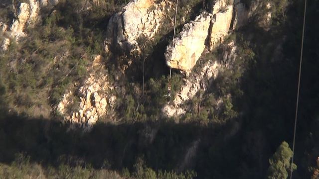 Helge hopper fra Bloukrans Bridge, Sør-Afrika 2014. 216 meter høyt смотреть онлайн