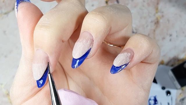 Маникюр сама себе/Делаю выкладной френч себе/Наращивание/Битое стекло смотреть онлайн