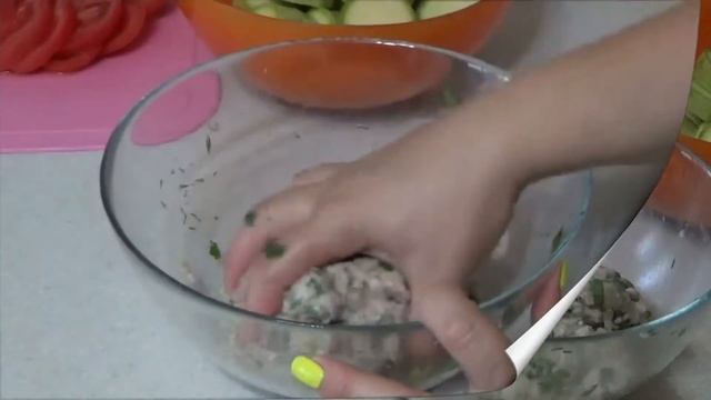 КАБАЧКИ, запеченные С МЯСНЫМ ФАРШЕМ И ПОМИДОРАМИ в СМЕТАННОЙ ЗАЛИВКЕ-легкое блюдо для летнего ужина смотреть онлайн