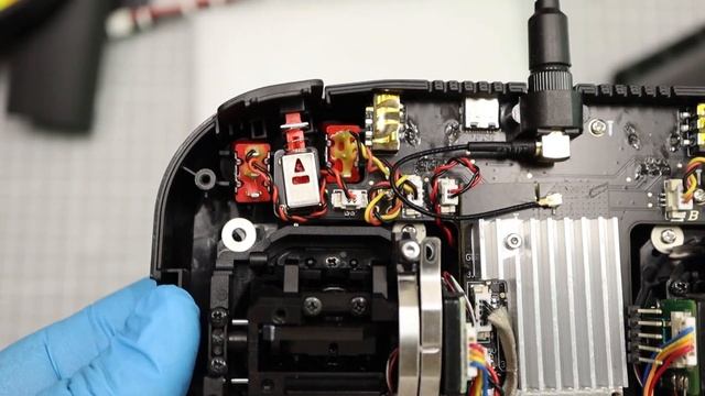 BOXER + FUTABA 18SZ Gimbal смотреть онлайн