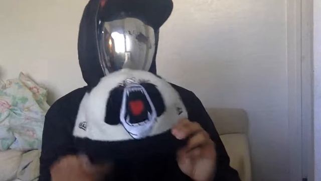 Angry Woebot Fitted: Thumbs Up or Thumbs Down? смотреть онлайн