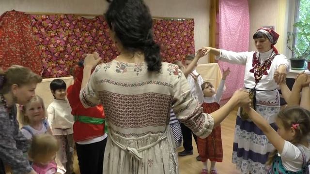 Юлия Тузова и детский фольклорный ансамбль "Светлица" - Золотые ворота @ Клуб "Икар" 26.05.2016 смотреть онлайн