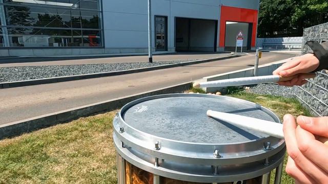 'drumming around' - original snare drum piece {4K & 60fps} смотреть онлайн