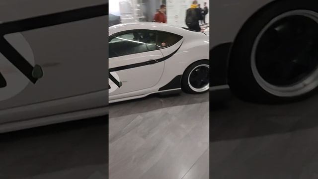 фестиваль тачек в Ретровилле в Киеве смотреть онлайн