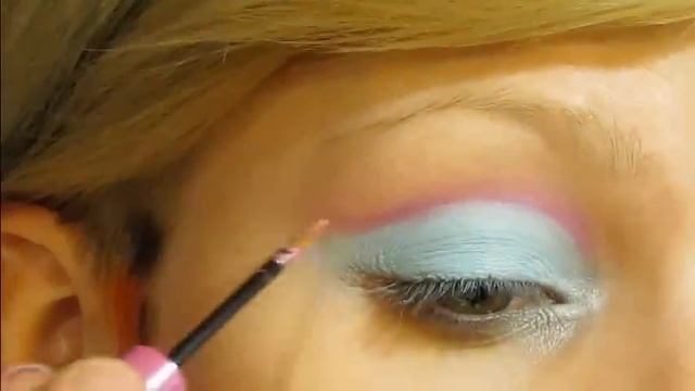 Praštěnej Pátek: Mint & Pink Cut Crease Makeup Tutorial смотреть онлайн
