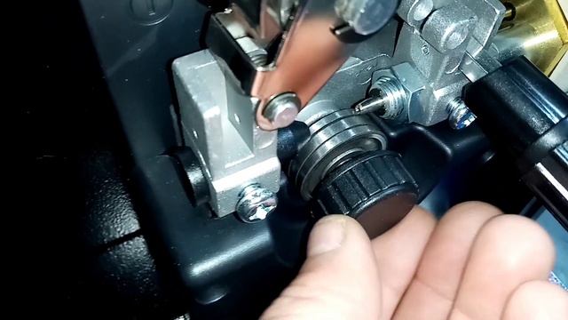 Сварочный полуавтомат Aurora Synergic pro 200. смотреть онлайн