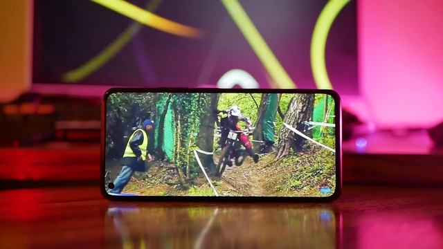 Почему ВСЕ ХОТЯТ Xiaomi Mi 11 Lite? В чём прикол? Плюсы и минусы смотреть онлайн