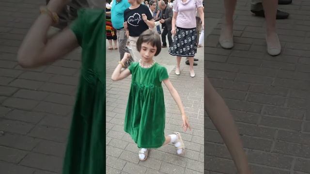 2.07.23г...Пусть будет Праздник "...на танцполе в Гомельском парке.... смотреть онлайн