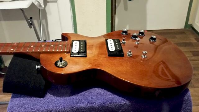 New Walnut Epiphone Les Paul Studio LT - How To Set it Up + Playing/Singing a Song (2020) смотреть онлайн